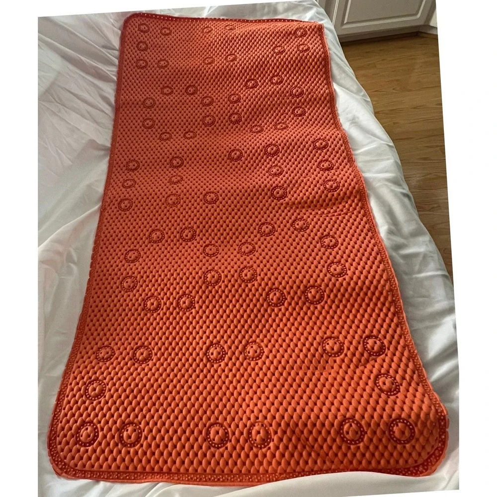 Bathtub Mat Unisex 35x16 Orange NWOT Non-Slip Suction Cup Spa
